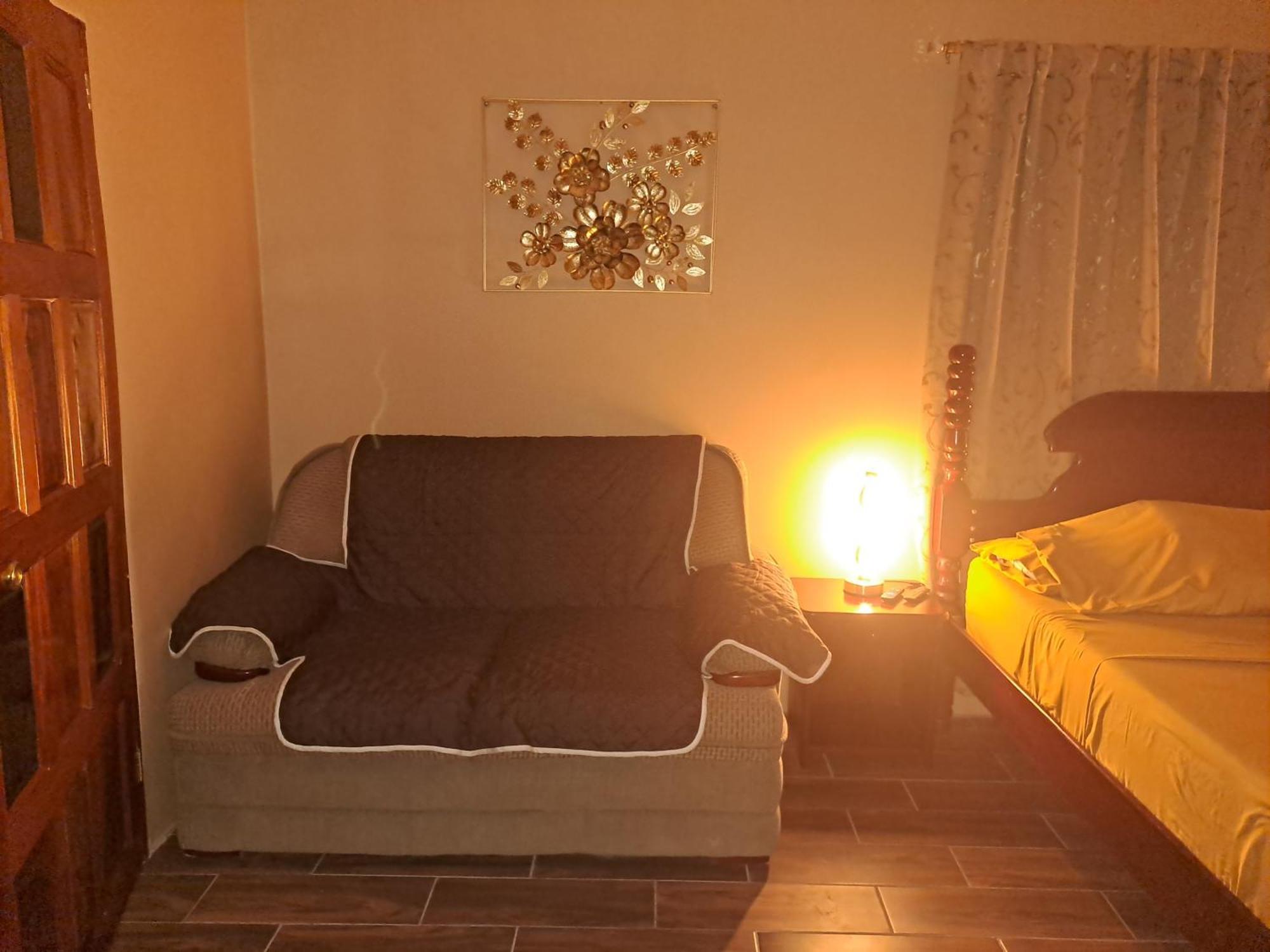 Banyan Rose Room 3 Orange Walk Town Экстерьер фото